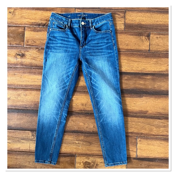 WHITE HOUSE BLACK MARKET Skinny Ankle Jeans - Picture 10 of 11